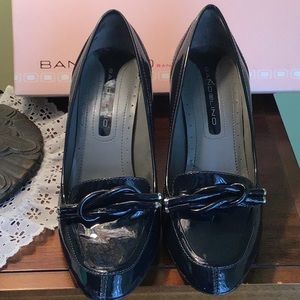 Bandolino - Navy Blue Dress Heels. Size 6 1/2